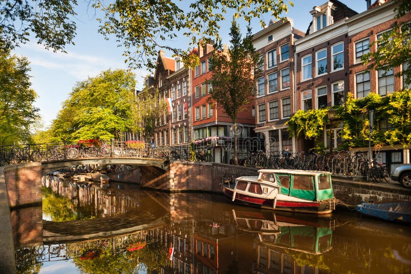 Morgen auf Amsterdam-Kanal