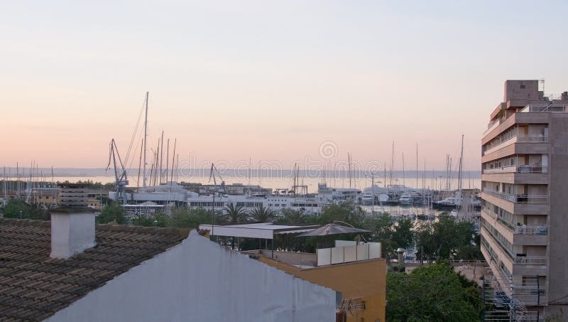 Morgenfarben über Santa Catalina stockfoto Morgenfarben über Santa Catalina stockfoto