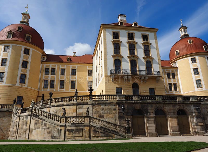 Pohľad na krajinu zámku Moritzburg v Sasku, Nemecko