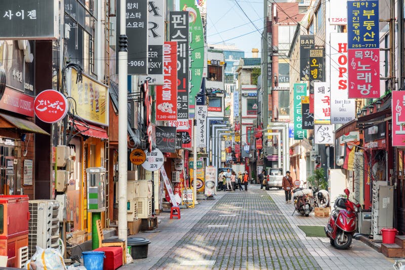 Amazing Morning View of Narrow Street, Busan, South Korea Editorial ...