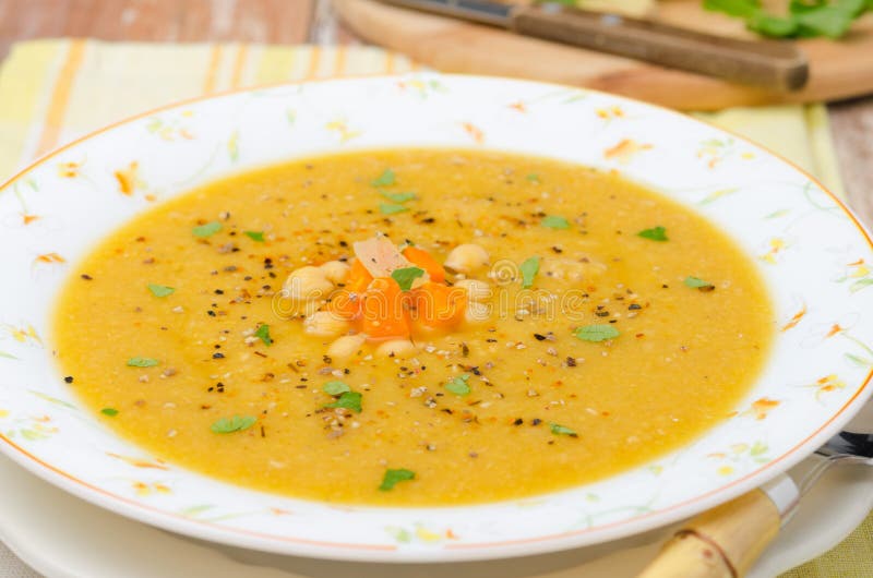 Moroccan chickpeas soup with ginger, horizontal, closeup