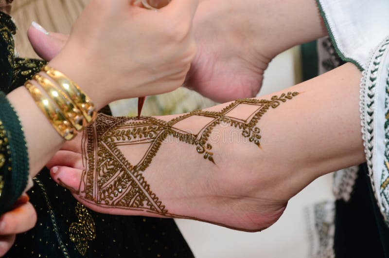 Elegant Henna Tattoo Designs for Feet  K4 Fashion