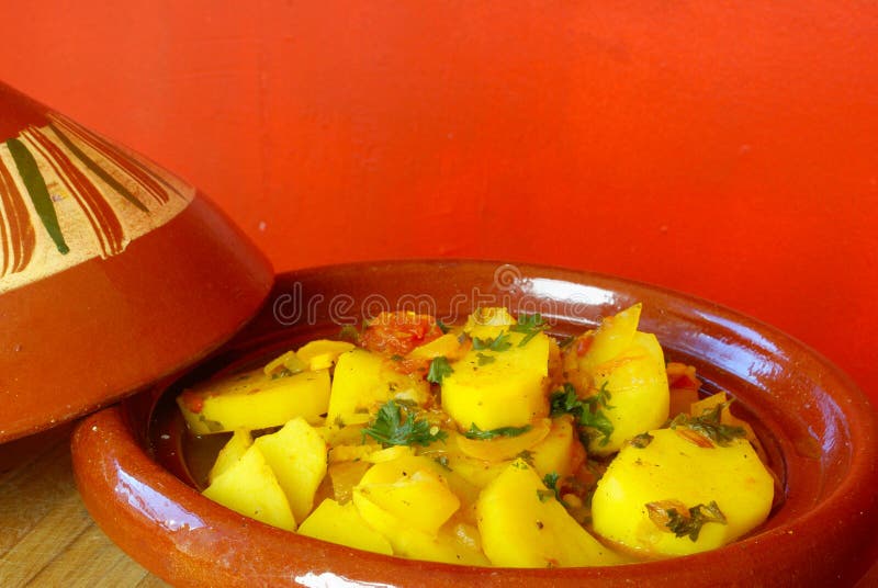Moroccan potatoes tagine stock photo. Image of dinner 6533690
