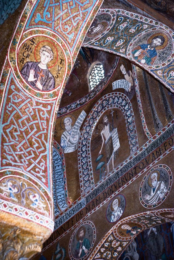 Mosaicos de Cappella Palatina. A capela de Palatine no Norma