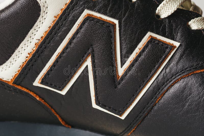 Avenue sandwich Unfortunately Moscú, Rusia - Circa Agosto De 2018: New Balance Calza El Logotipo - Letra N En Las Nuevas Zapatillas De Deporte De Cuero Imagen de archivo editorial - Imagen de manera, insignia: 125051939 Avenue sandwich Unfortunately Moscú, Rusia - Circa Agosto De 2018: New Balance Calza El Logotipo - Letra N En Las Nuevas Zapatillas De Deporte De Cuero Imagen de archivo editorial - Imagen de manera, insignia: 125051939