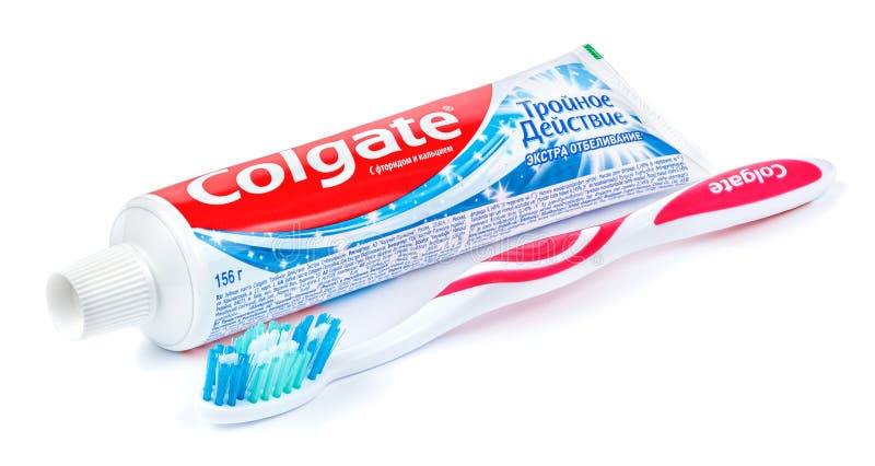 Rusia, moscú, 22 de julio de 2021: juego de cepillo de dientes