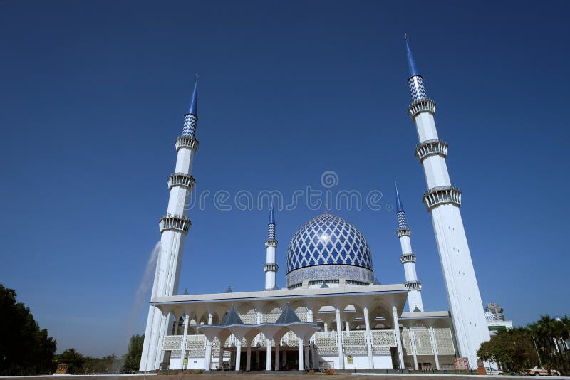 Moschea Sultan Salahuddin Abdul Aziz Shah Selangor Malesia fotografie stock libere da diritti Moschea Sultan Salahuddin Abdul Aziz Shah Selangor Malesia fotografie stock libere da diritti