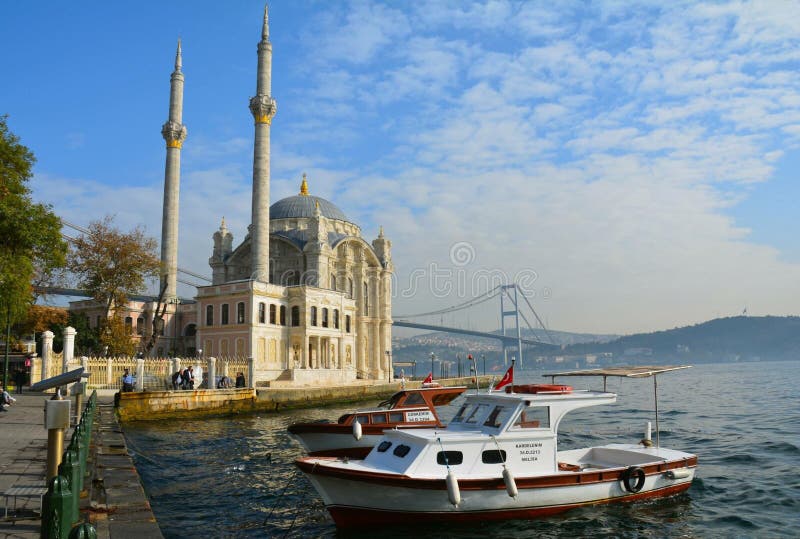 Moschee Ortakoy Istanbul die Türkei stockbilder Moschee Ortakoy Istanbul die Türkei stockbilder