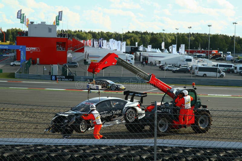 Moscou, Rússia - 29 de agosto de 2015: Fase extraordinária do canal adutor de Moscou do desafio do esporte de Porsche no âmbito d imagens de stock royalty free Moscou, Rússia - 29 de agosto de 2015: Fase extraordinária do canal adutor de Moscou do desafio do esporte de Porsche no âmbito d imagens de stock royalty free