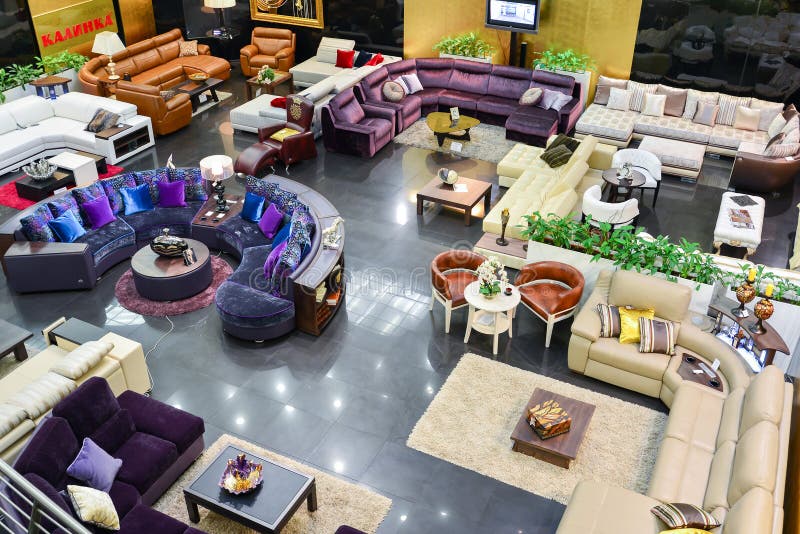 MOSCOU, RÚSSIA - 5 DE MARÇO DE 2015 Complexo de compra interior da mobília grande Shopping da mobília GRANDE - a loja de especial imagem de stock MOSCOU, RÚSSIA - 5 DE MARÇO DE 2015 Complexo de compra interior da mobília grande Shopping da mobília GRANDE - a loja de especial imagem de stock
