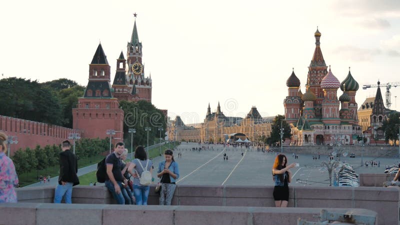 MOSCOU, RÚSSIA, O 23 DE JUNHO DE 2016: Torre do Spassky do Kremlin