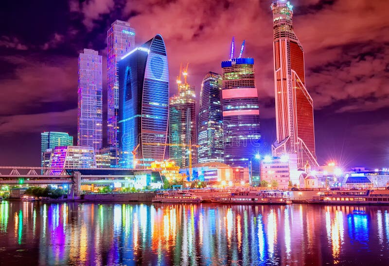 Moderné finančnej štvrti Moskvy Mesta, nočný pohľad, Rusko.