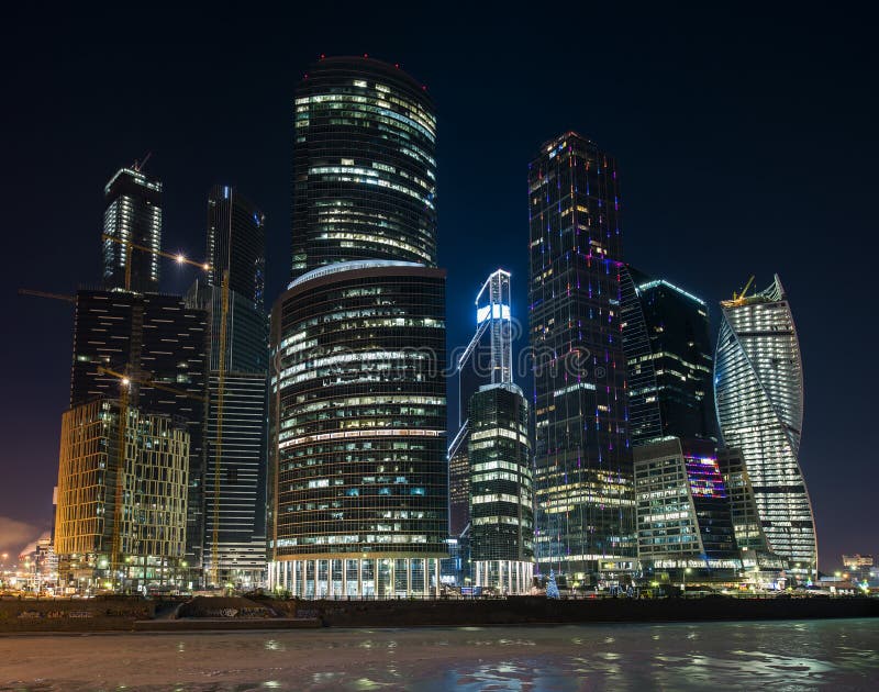 moscow för stad för affärsmitt natt royaltyfri fotografi moscow för stad för affärsmitt natt royaltyfri fotografi