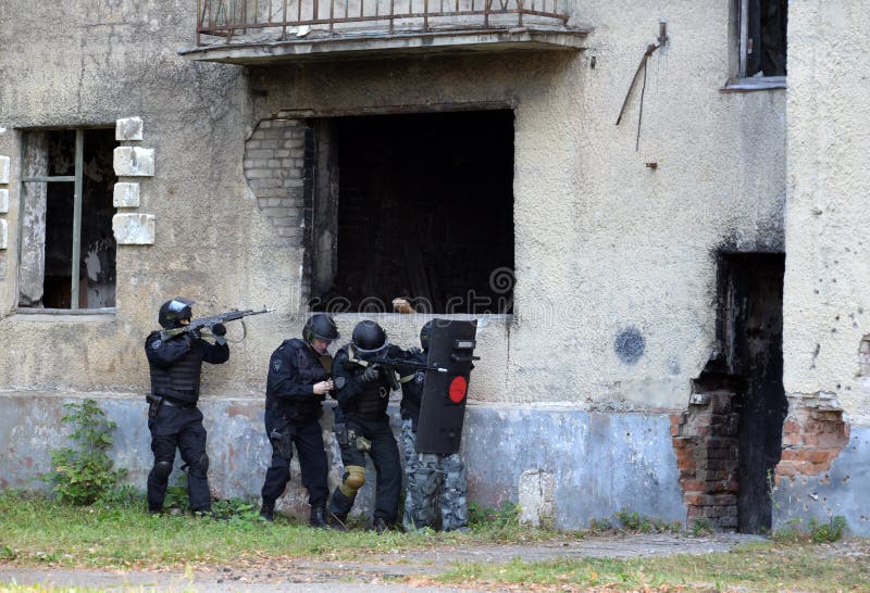 National Guard Special Forces soldiers conduct training to neutralize terrorists in the building