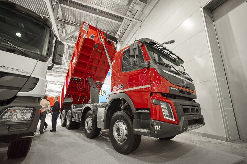 VOLVO FMX 460 heavy duty construction dumper truck Stock Photo - Alamy