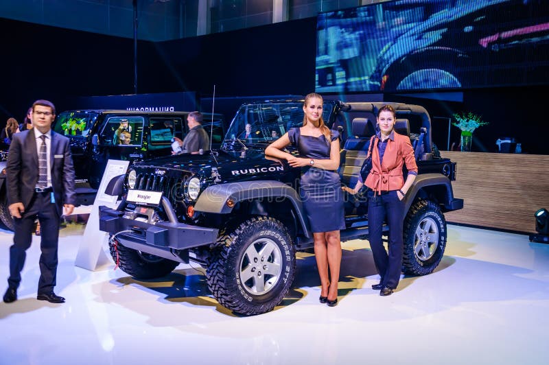 MOSCÚ, RUSIA - AGOSTO DE 2012: 2DA GENERACIÓN DE WRANGLER RUBICON DEL JEEP fotos de archivo MOSCÚ, RUSIA - AGOSTO DE 2012: 2DA GENERACIÓN DE WRANGLER RUBICON DEL JEEP fotos de archivo