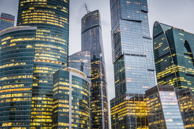 Moscú, Rusia - julio de 2016 Rascacielos del centro de negocios de la ciudad de Moscú fotografía de archivo libre de regalías Moscú, Rusia - julio de 2016 Rascacielos del centro de negocios de la ciudad de Moscú fotografía de archivo libre de regalías