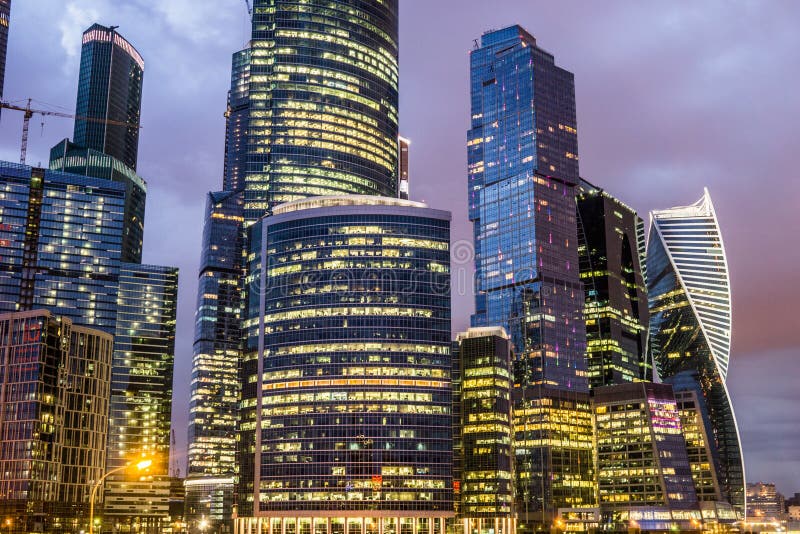 Moscú, Rusia - julio de 2016 Rascacielos del centro de negocios de la ciudad de Moscú fotos de archivo libres de regalías Moscú, Rusia - julio de 2016 Rascacielos del centro de negocios de la ciudad de Moscú fotos de archivo libres de regalías