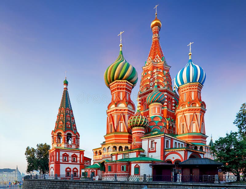 Moscú, Rusia - opinión de cuadrado rojo de la catedral del ` s de la albahaca del St