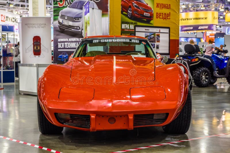 MOSKAU - AUGUST 2016: Chevrolet Corvette C3 1967 stellte sich bei MIAS Moscow International Automobile Salon am 20. August 2016 i lizenzfreie stockbilder MOSKAU - AUGUST 2016: Chevrolet Corvette C3 1967 stellte sich bei MIAS Moscow International Automobile Salon am 20. August 2016 i lizenzfreie stockbilder