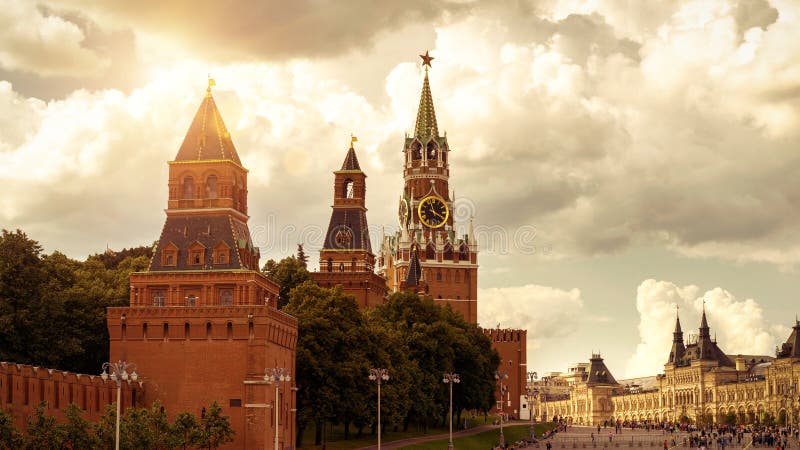 Moskau Der Kreml Auf Dem Roten Platz, Russland Stockfoto - Bild von