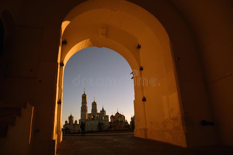 Moskau Kremlin Hintergrund des blauen Himmels stockfotografie Moskau Kremlin Hintergrund des blauen Himmels stockfotografie