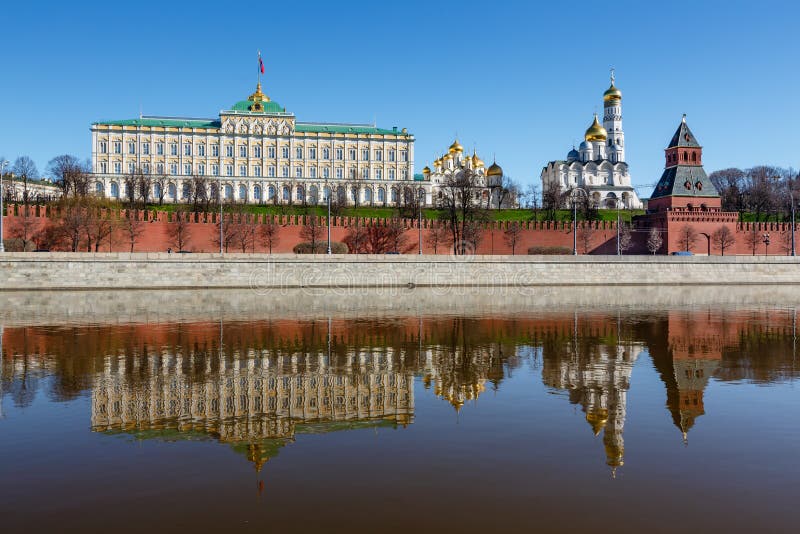 Moskou het Kremlin en Ivan de Grote Klokketoren stock foto's Moskou het Kremlin en Ivan de Grote Klokketoren stock foto's