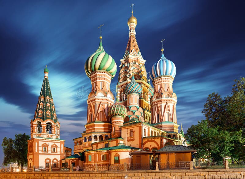 Moskou, Rusland - Rode vierkante mening van St Basilicum` s Kathedraal bij nig
