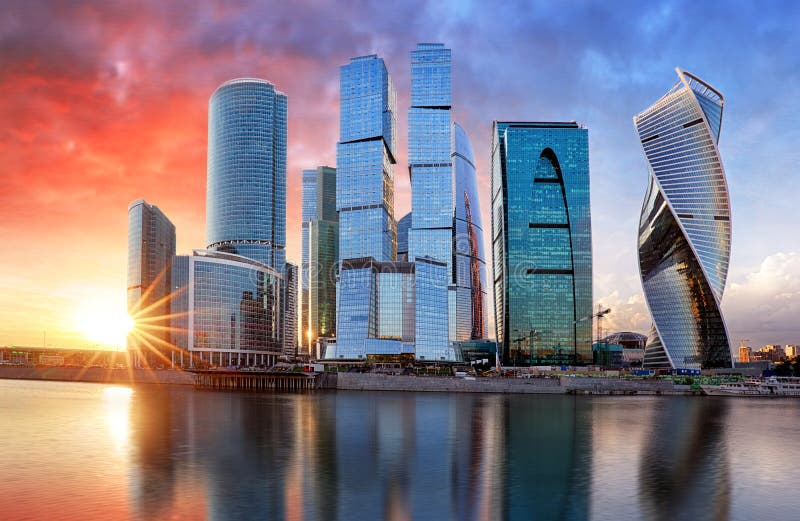 Moskwa miasto, Rosja Moskwa Międzynarodowy centrum biznesu przy zmierzchem