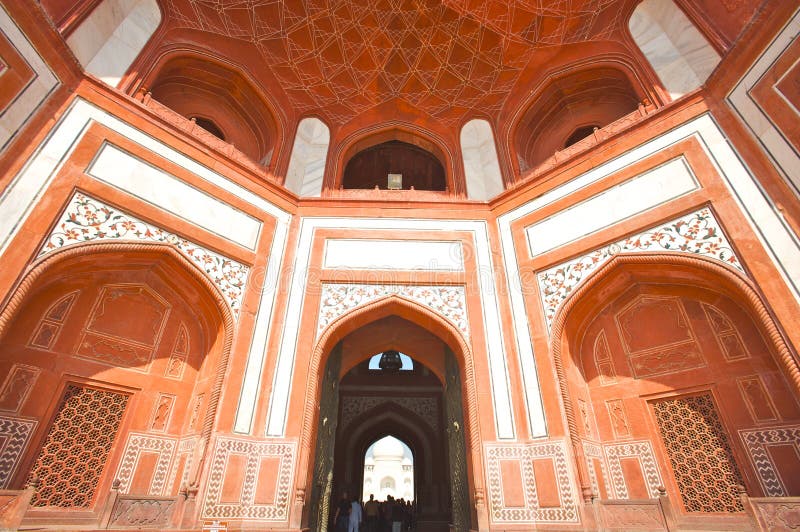 Mosque's facade of the Taj Mahal