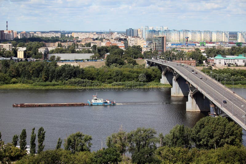 Most nad Volga rzeką w Nizhny Novgorod zdjęcia stock Most nad Volga rzeką w Nizhny Novgorod zdjęcia stock