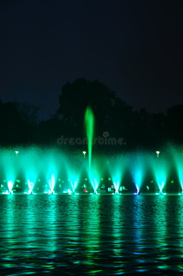 Mostra da fonte do Wroclaw imagem de stock royalty free Mostra da fonte do Wroclaw imagem de stock royalty free