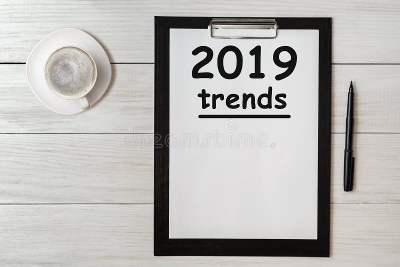 Mot 2019 de concept de TENDANCES sur le comprimé Tend 2019 du concept d'affaires pendant la nouvelle année images stock Mot 2019 de concept de TENDANCES sur le comprimé Tend 2019 du concept d'affaires pendant la nouvelle année images stock