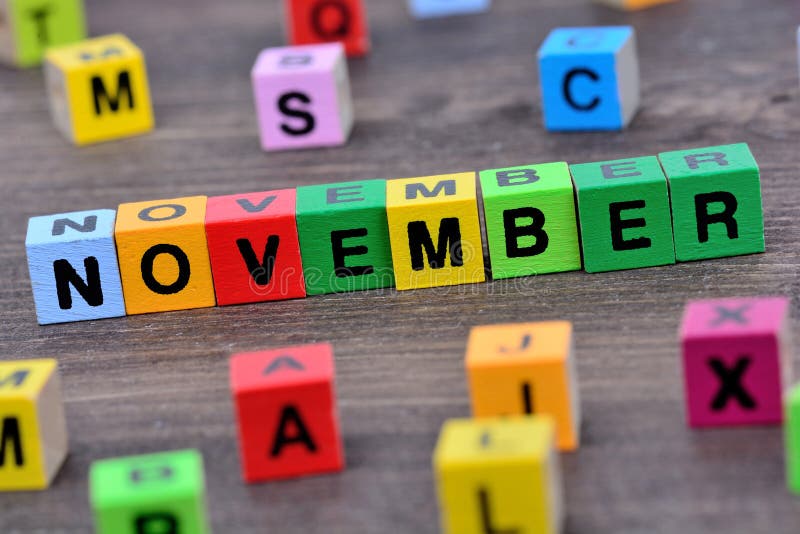 Mot de novembre sur la table photos libres de droits Mot de novembre sur la table photos libres de droits