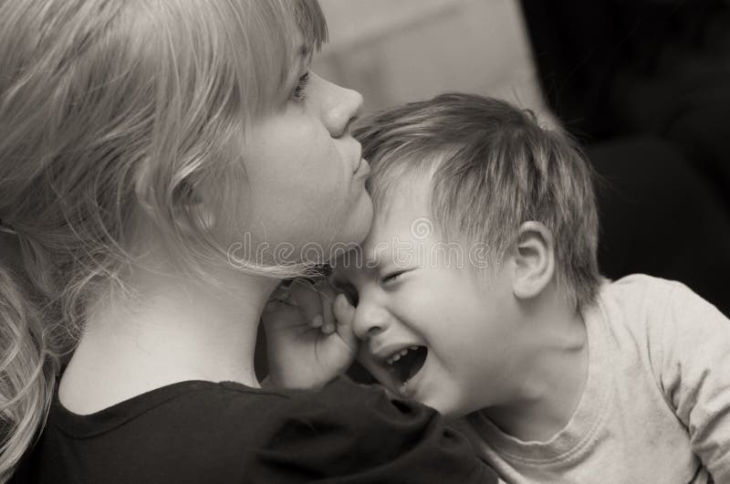 Mother and crying child stock photography Mother and crying child stock photography