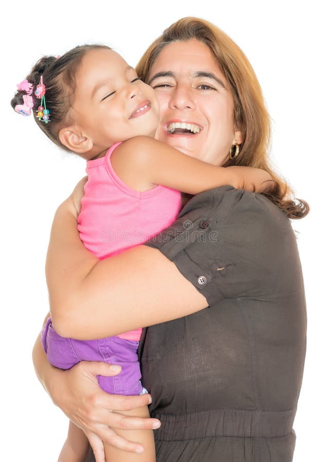 Motherhugging jej mali multiracial śmiać się i córka obrazy royalty free Motherhugging jej mali multiracial śmiać się i córka obrazy royalty free