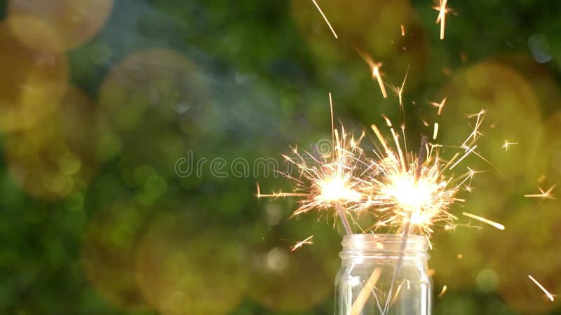 Motin Lent De La Bougie De Feu D'artifice Banque De Vidéos - Vidéo du  glace, amusement: 201216952