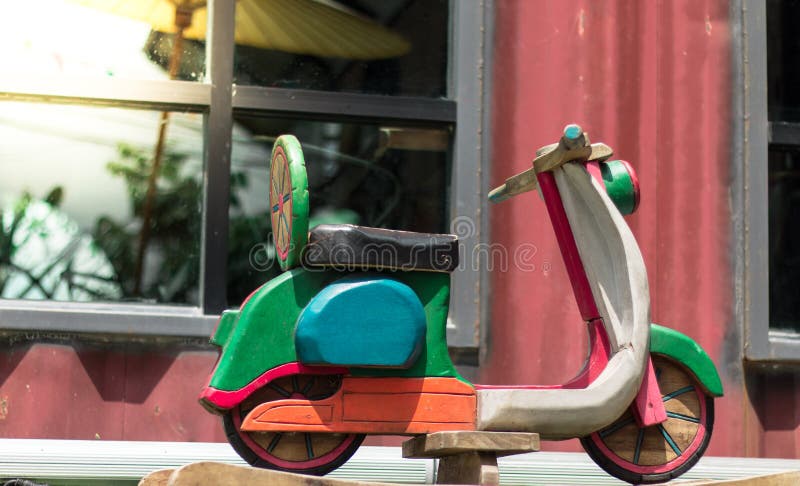 Bolo Da Motocicleta (criança) Foto de Stock - Imagem de