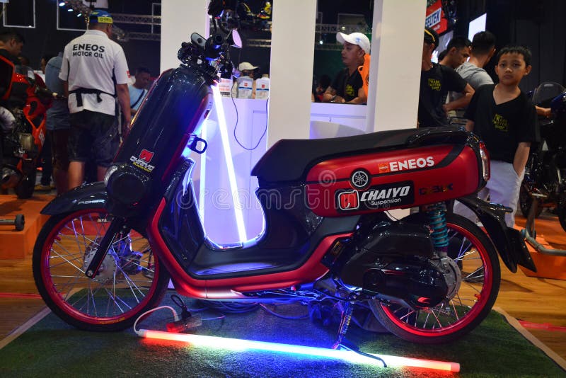 Moto Yamaha 150 Em Filipinas Do Pasay Imagem Editorial - Imagem de mundo,  desengate: 182669505