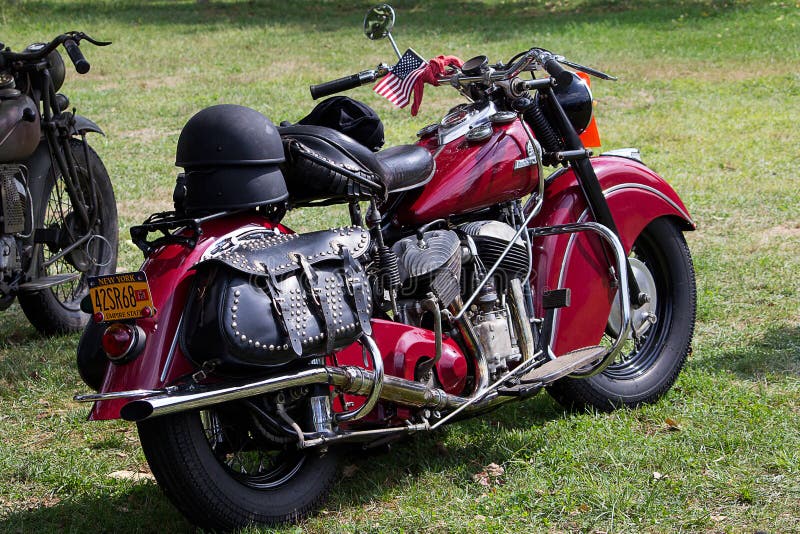Motocicletas de la obra clásica y del vintage imagen de archivo libre de regalías Motocicletas de la obra clásica y del vintage imagen de archivo libre de regalías