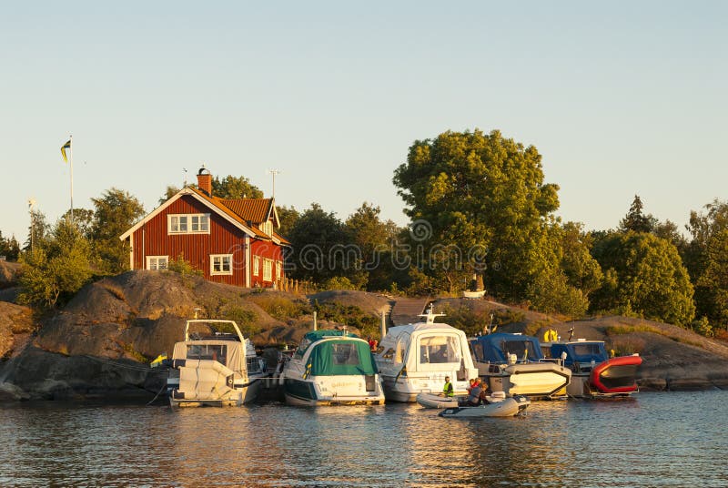 Motorboats cumujący archipelag faleza