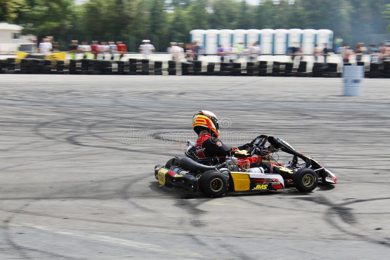 Kart Racing Ou Karting é Uma Variante Das Corridas De Moto Com Roda Aberta  Imagem de Stock Editorial - Imagem de velocidade, istambul: 173211589