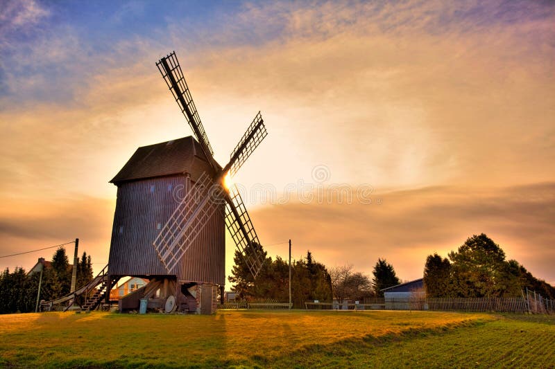 Moulin à vent HDR photos libres de droits Moulin à vent HDR photos libres de droits