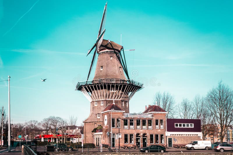 Moulin à vent à Amsterdam, Pays-Bas images libres de droits Moulin à vent à Amsterdam, Pays-Bas images libres de droits