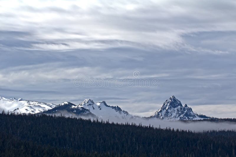 Mount Yoran Oregon Cascade Rang Stock Photo Image of snow, line 23367626