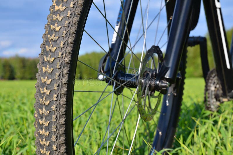 Mountain bike wheel with disc brake