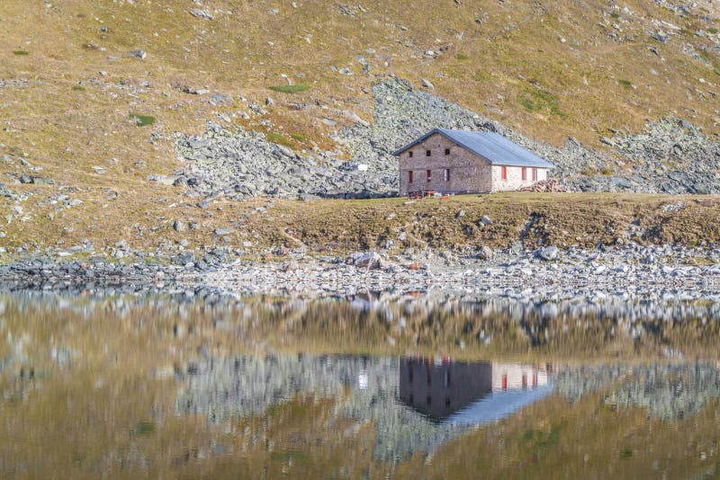 Dům na kopec na hora, jeho ledovec.