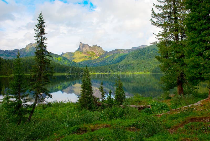 Mountain lake royalty free stock photos