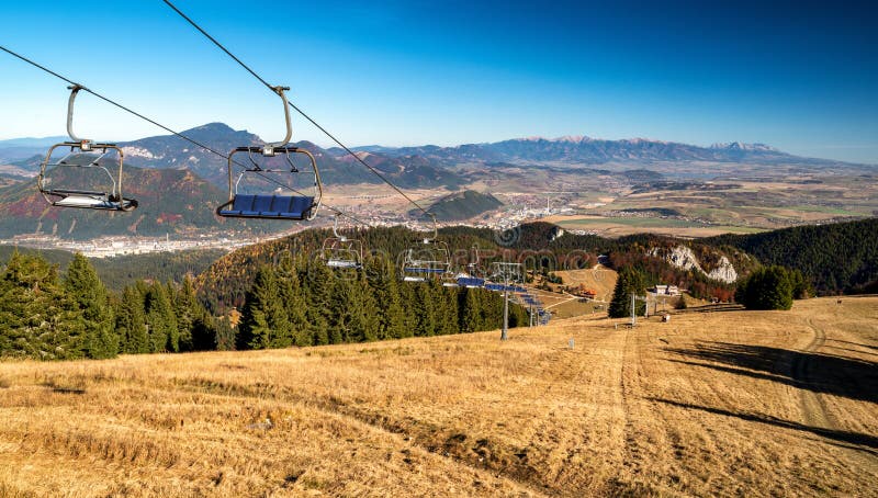 Horská krajina. Pohľad z vrchu Malinné vo Veľkej Fatre, Slovensko