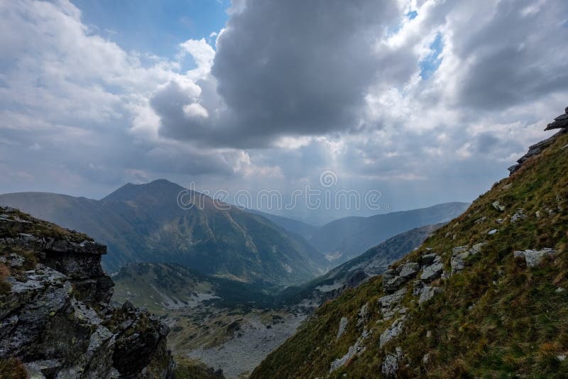 Horské panorama z vrcholu Baníkov ve slovenských Tatrách mo